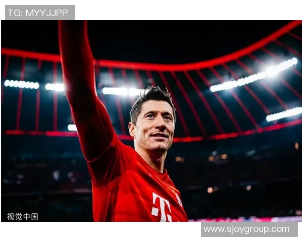 莱万状态火热欧冠赛场狂轰12球稳居射手榜首位