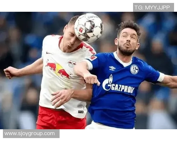 马斯特与多德勒支的激烈对决揭示了球队实力与战术的较量